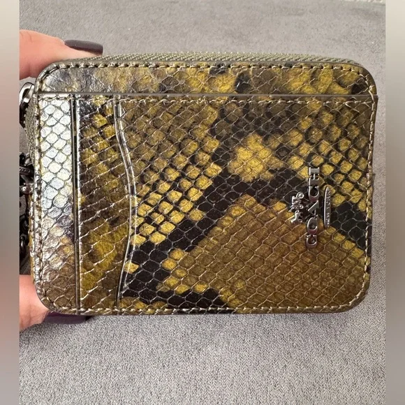 Coach Olive and Black Snake Zip Card Case Wallet New - Picture 2 of 7